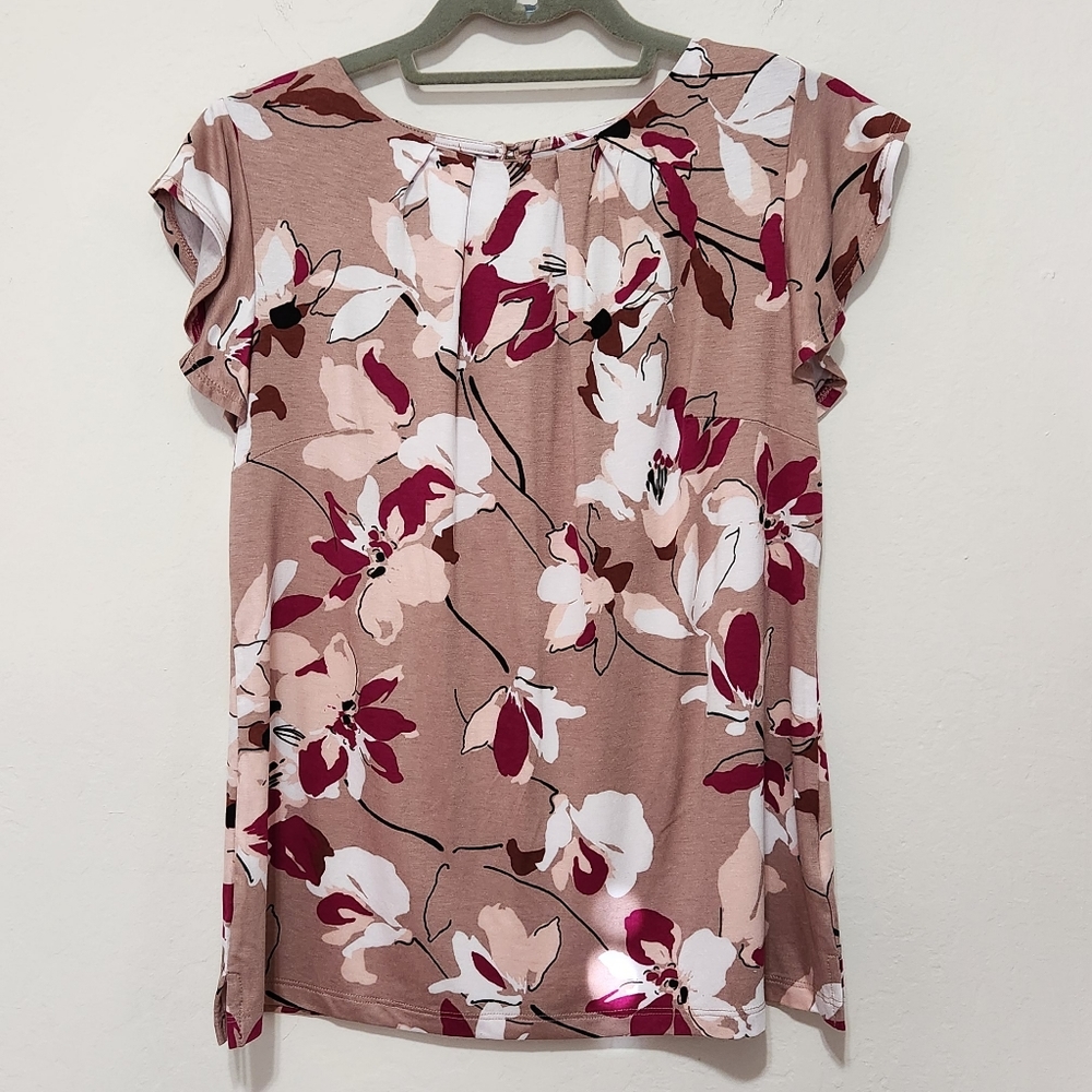 Neutral Warm Floral Short-Sleeve Blouse
